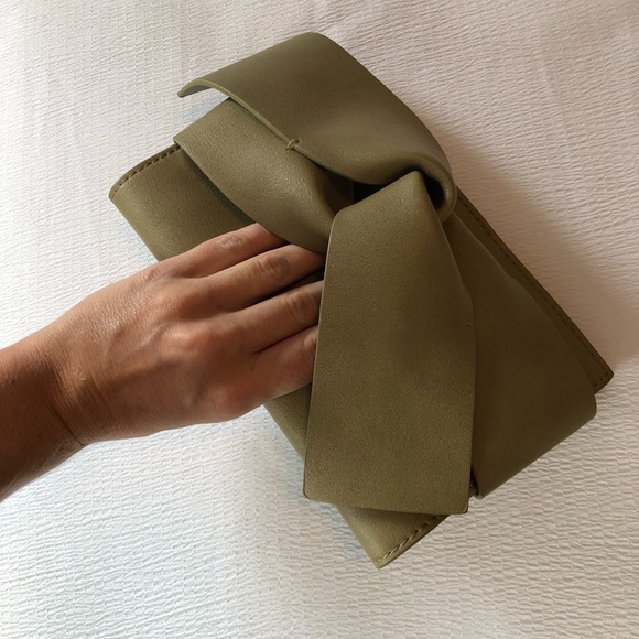 Fab’rik Nude/green Clutch - Picture 2 of 4